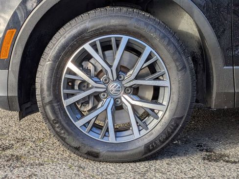 Used 2019 Volkswagen Tiguan SE image 9