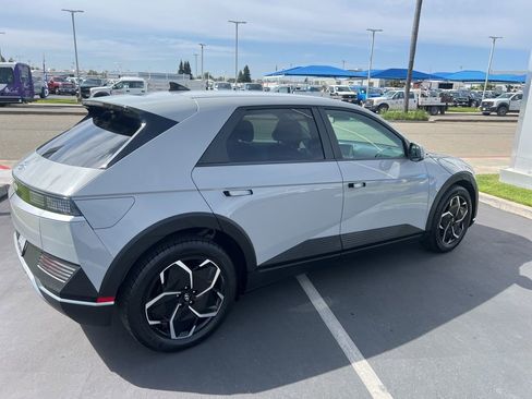 Used 2024 Hyundai Ioniq 5 SE RWD image 18