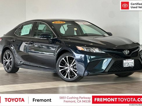 Certified 2020 Toyota Camry SE w/ Convenience Package FWD image 1