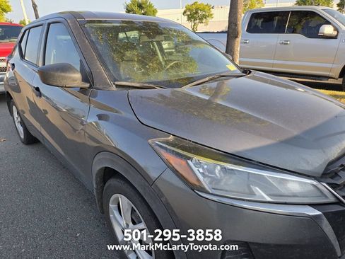 Used 2025 Nissan Kicks Play S FWD image 3