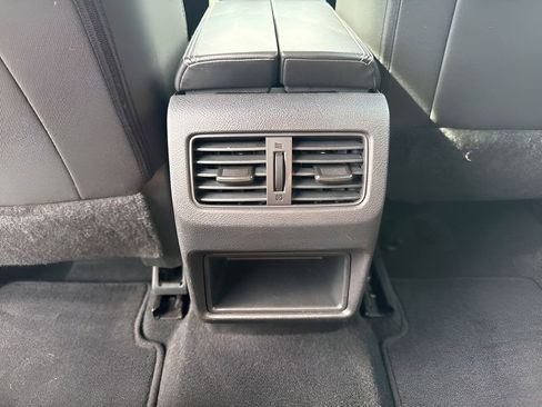 Used 2024 Nissan Rogue S FWD image 11