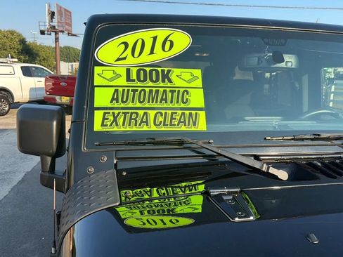 Used 2016 Jeep Wrangler Unlimited Sport w/ Quick Order Package 24S AWD/4WD image 10