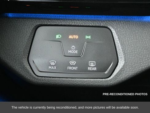 Used 2022 Volkswagen ID.4 Pro image 29