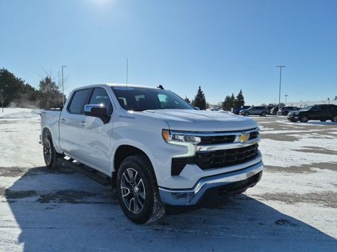 Certified 2025 Chevrolet Silverado 1500 LT image 3