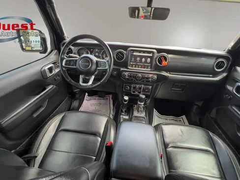 Used 2022 Jeep Wrangler Unlimited Sahara w/ Cold Weather Group AWD/4WD image 25
