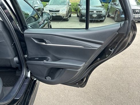 Used 2025 Toyota Camry SE AWD/4WD image 12