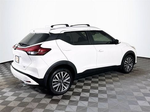 Used 2024 Nissan Kicks SV w/ Exterior Package FWD image 6