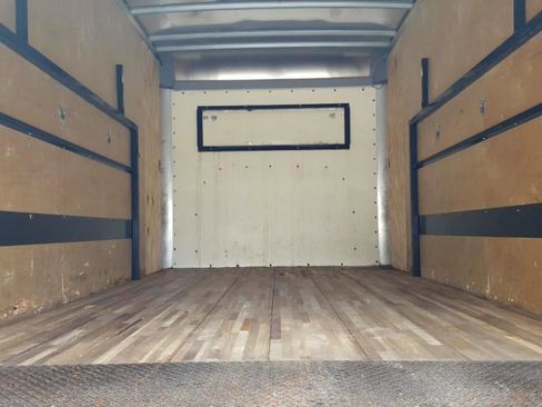 Used 2018 Chevrolet Express 3500 RWD image 10