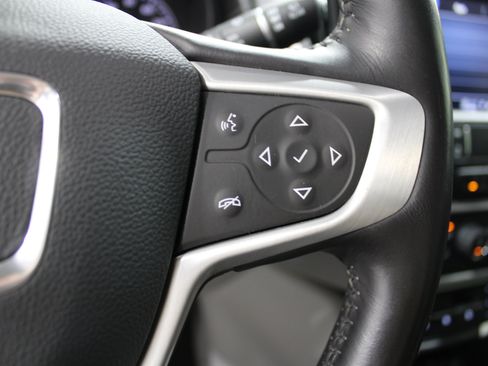 Used 2022 GMC Terrain SLT w/ Infotainment Package II AWD/4WD image 11