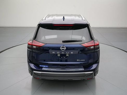 Used 2025 Nissan Rogue SL AWD/4WD image 5