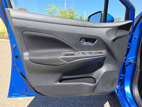 Used 2021 Nissan Versa SV image 14