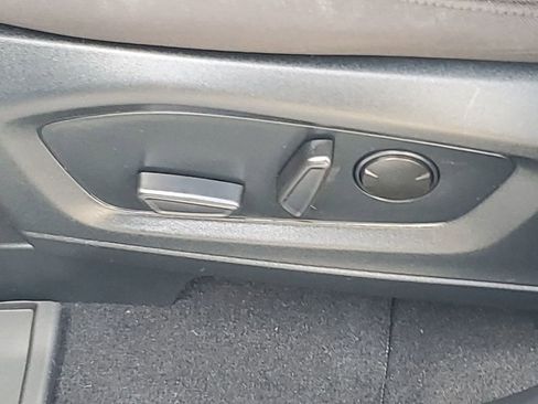 Used 2024 Ford Explorer XLT image 29