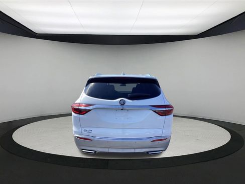 Used 2021 Buick Enclave Essence image 7