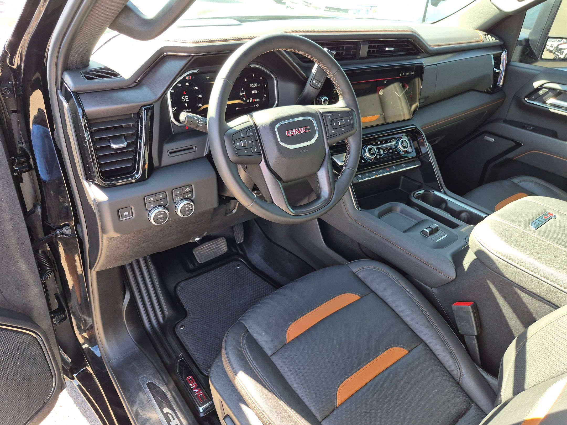 Used 2026 GMC Sierra 2500 AT4 AWD/4WD image 14