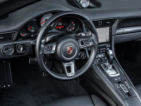 Used 2018 Porsche 911 Carrera 4S AWD/4WD image 20