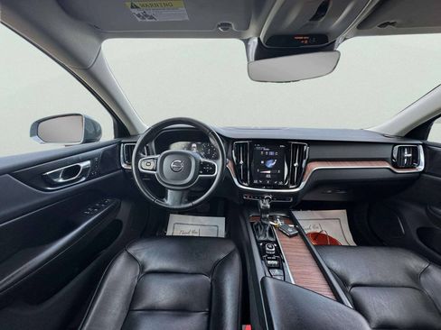 Used 2019 Volvo S60 T6 Momentum w/ Multimedia Package AWD/4WD image 18
