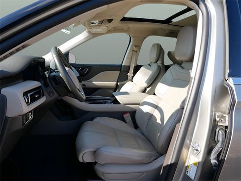 Used 2023 Lincoln Aviator Reserve w/ Equipment Group 201A image 14