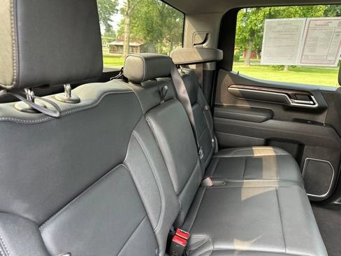 Used 2025 GMC Sierra 1500 SLT AWD/4WD image 22