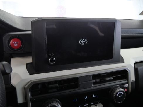 Used 2024 Toyota Tacoma TRD Off-Road image 23