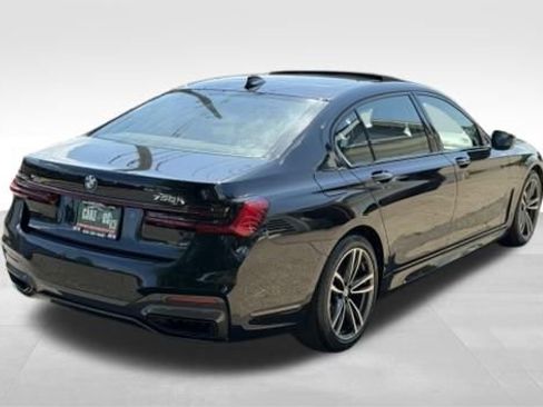Used 2022 BMW 750i xDrive w/ Executive Package AWD/4WD image 6