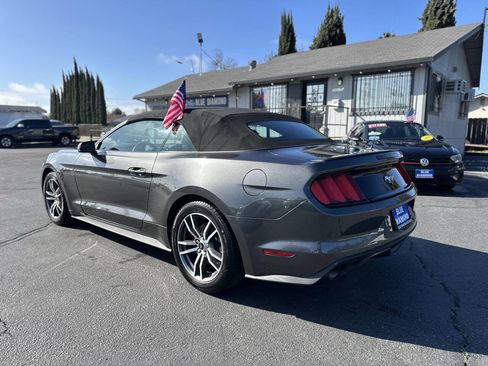 Used 2016 Ford Mustang Premium image 5