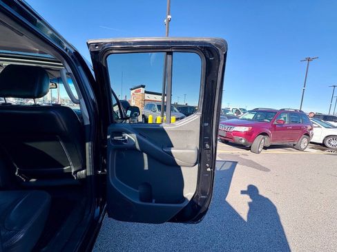 Used 2012 Nissan Frontier PRO-4X w/ Pro-4x Luxury Pkg image 29