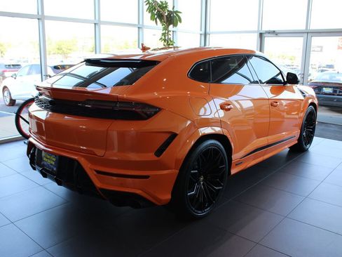 Used 2025 Lamborghini Urus SE AWD/4WD image 5