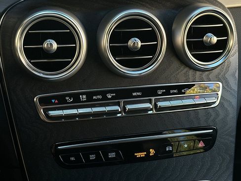 Certified 2022 Mercedes-Benz GLC 300 image 20