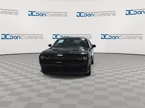 Used 2015 Dodge Challenger SXT Plus image 3