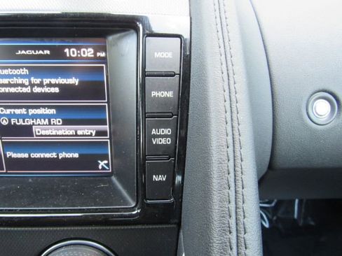 Used 2014 Jaguar F-TYPE S image 37