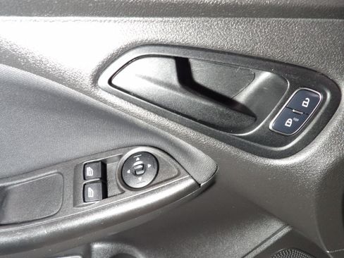 Used 2017 Ford Focus S image 9