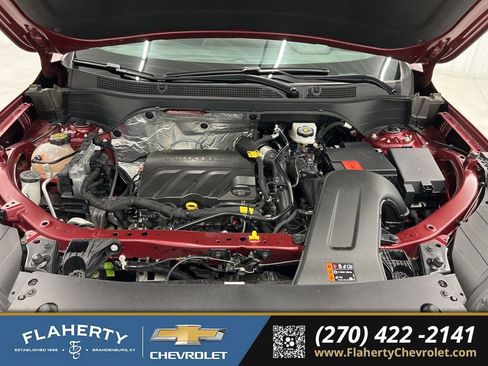 Used 2025 Chevrolet Trax RS image 16