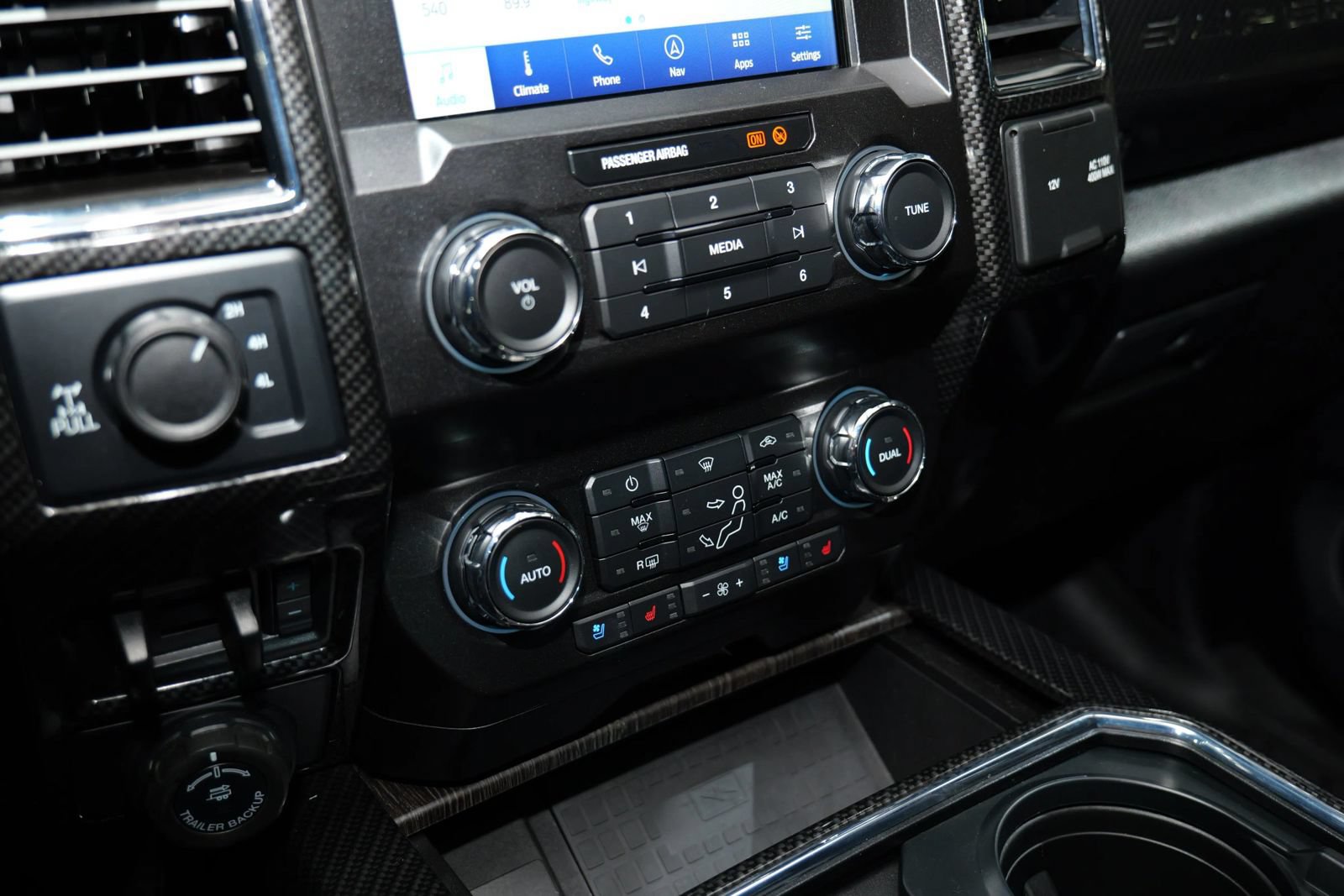 Used 2020 Ford F250 Lariat w/ Lariat Ultimate Package AWD/4WD image 28