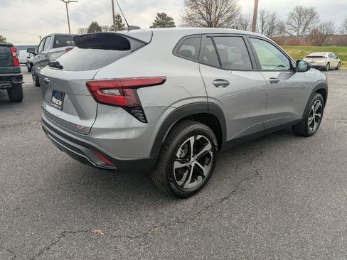 New 2026 Chevrolet Trax RS w/ Sunroof Package image 10