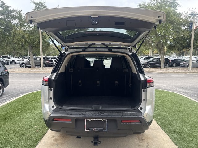 Used 2024 Nissan Pathfinder SV w/ Cargo Package FWD image 5