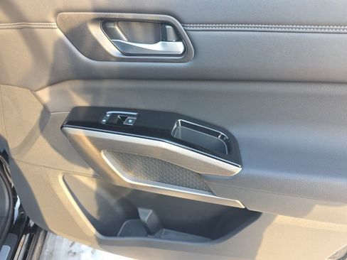 Used 2024 Nissan Pathfinder Platinum w/ Cargo Package image 19