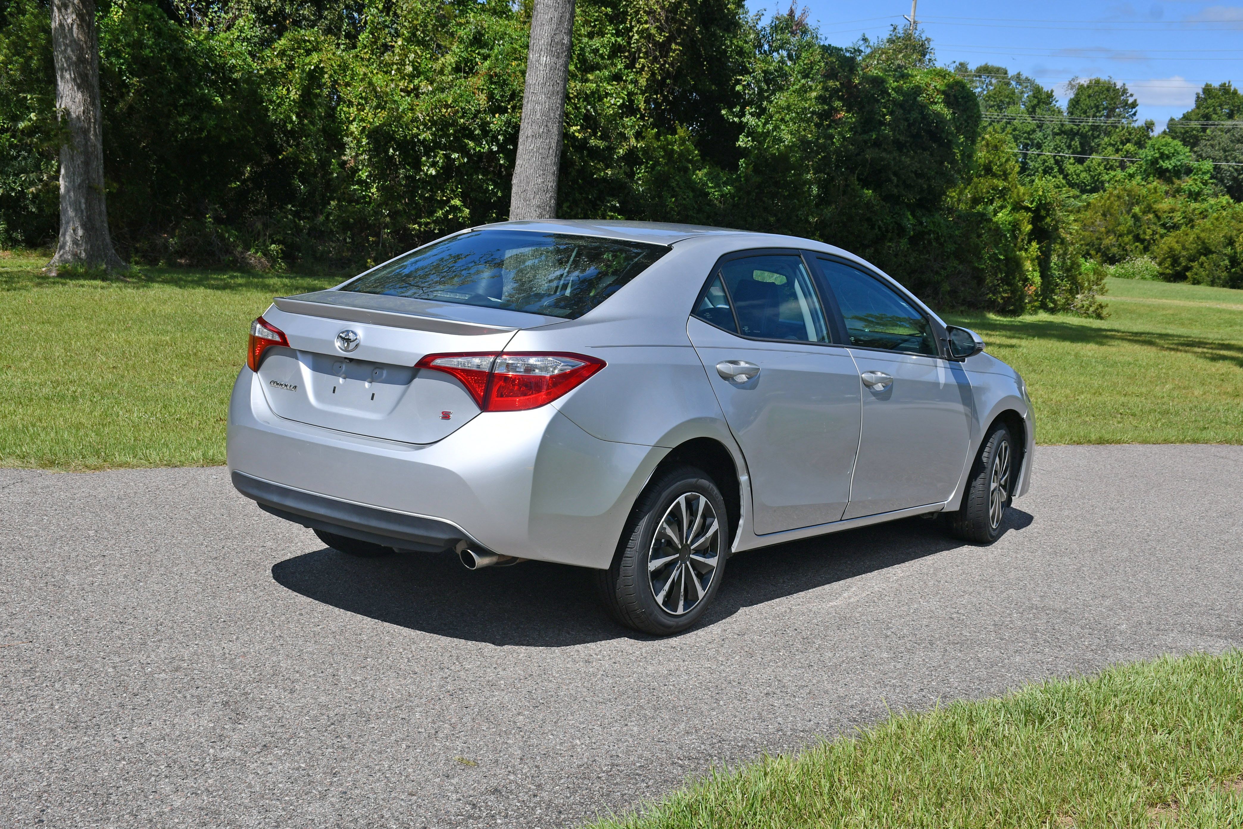 Used 2016 Toyota Corolla S FWD image 4