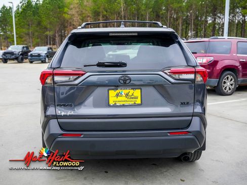 Used 2024 Toyota RAV4 XLE Premium image 9