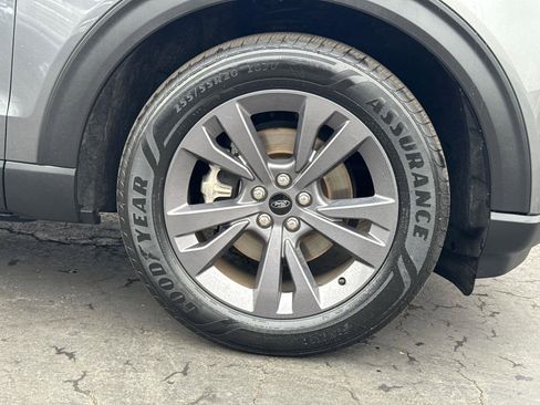 Certified 2022 Ford Explorer XLT w/ Equipment Group 202A image 6