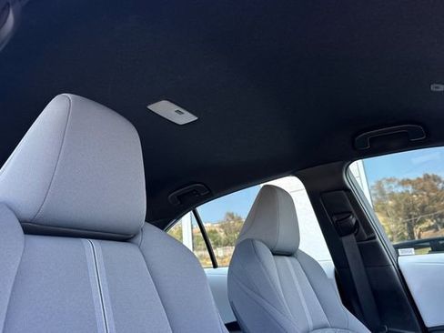 Used 2025 Toyota Corolla SE image 18