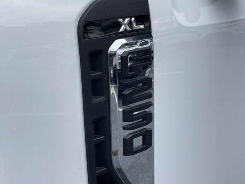 New 2026 Ford F250 XL w/ XL Chrome Package AWD/4WD image 7