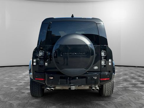 Used 2023 Land Rover Defender 110 V8 AWD/4WD image 4