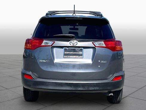Used 2015 Toyota RAV4 XLE FWD image 4