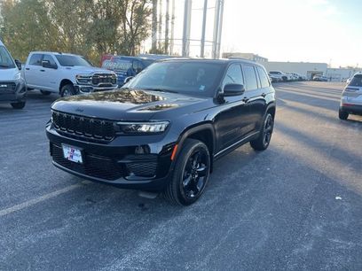 New 2025 Jeep Grand Cherokee Altitude w/ Trailer Tow Package