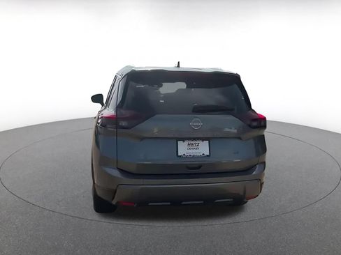 Used 2026 Nissan Rogue SL FWD image 12