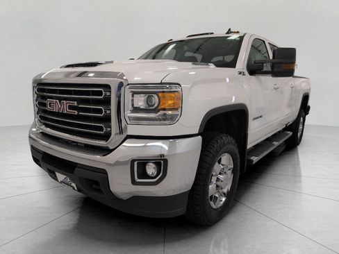 Used 2019 GMC Sierra 2500 SLE w/ SLE Preferred Package AWD/4WD image 12
