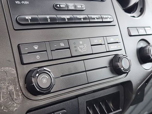 Used 2016 Ford F250 XL w/ XL Appearance Package AWD/4WD image 16