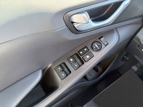 Used 2019 Hyundai Ioniq SEL image 18