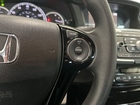 Used 2017 Honda Accord LX image 8