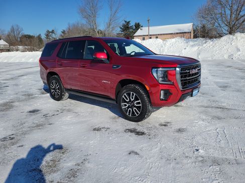 Used 2023 GMC Yukon AT4 w/ AT4 Premium Plus Package image 3